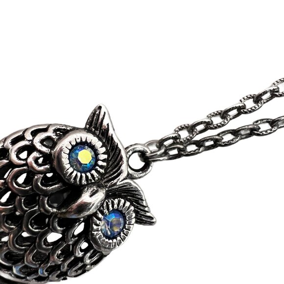 Puffy 3D Owl Pendant with Periwinkle Rhinestone Eyes Antique Silver Tone - Picture 3 of 9